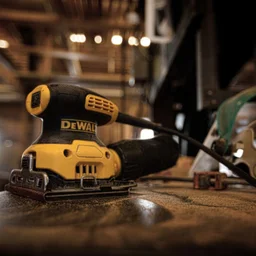LIXADEIRA ORBITAL DEWALT 127V DWE6411BR - Imagem 9